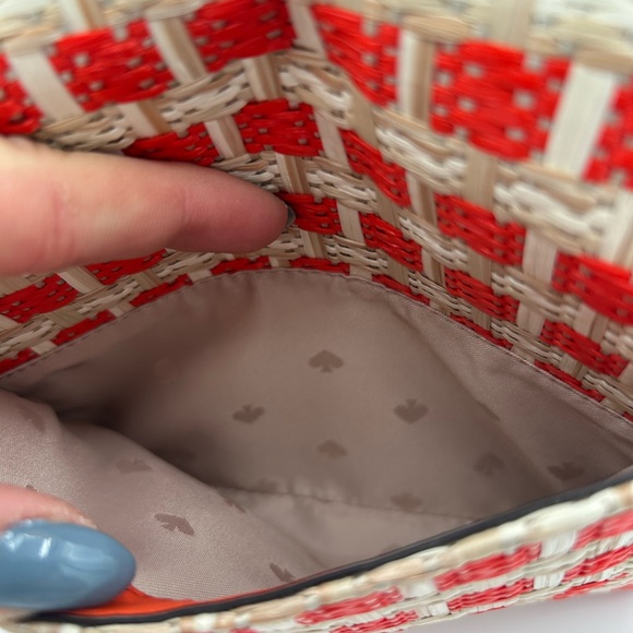 Kate spade Stylish Red and Cream Shoulder Bag - Picture 3 of 8